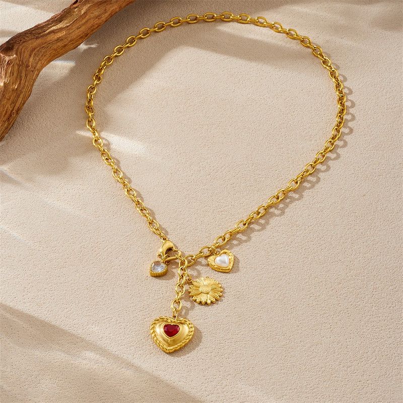 Vintage Heart-Shaped Sunflower Necklace: 18K Gold-Plated Cuban Chain, Women's Diamond-Studded Collar Necklace