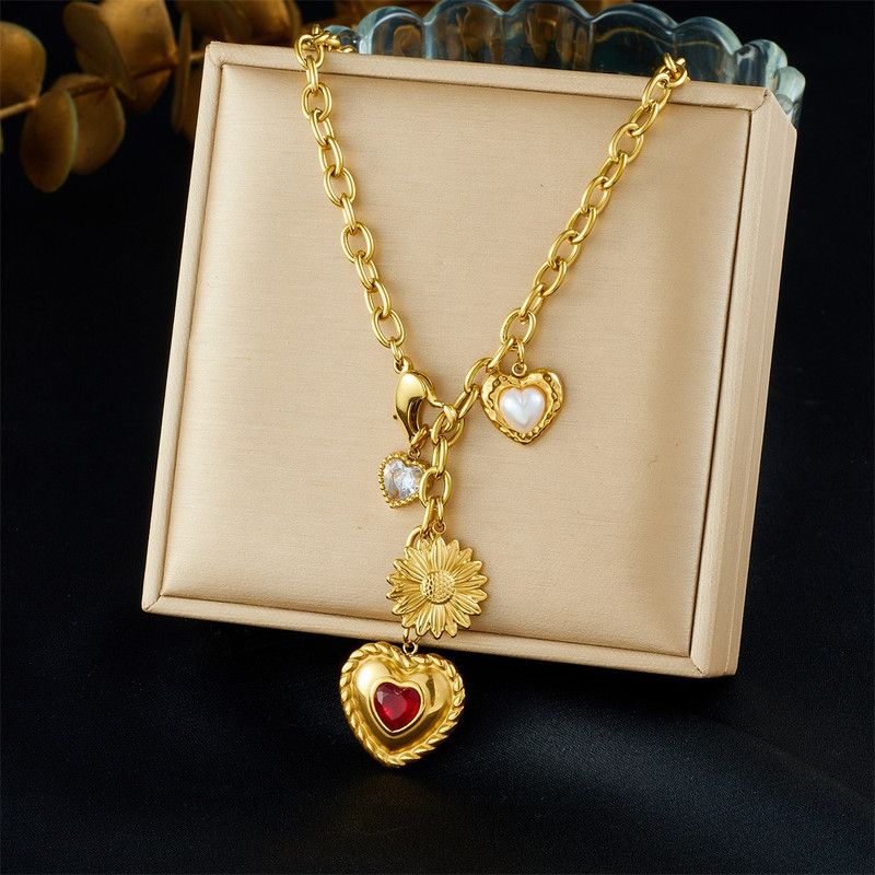 Vintage Heart-Shaped Sunflower Necklace: 18K Gold-Plated Cuban Chain, Women's Diamond-Studded Collar Necklace