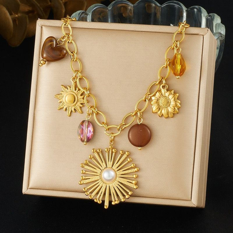 Vintage Bohemian Sunflower Pendant Necklace, 18K Gold-Plated Titanium Steel, a Versatile and Stylish Accessory for Women