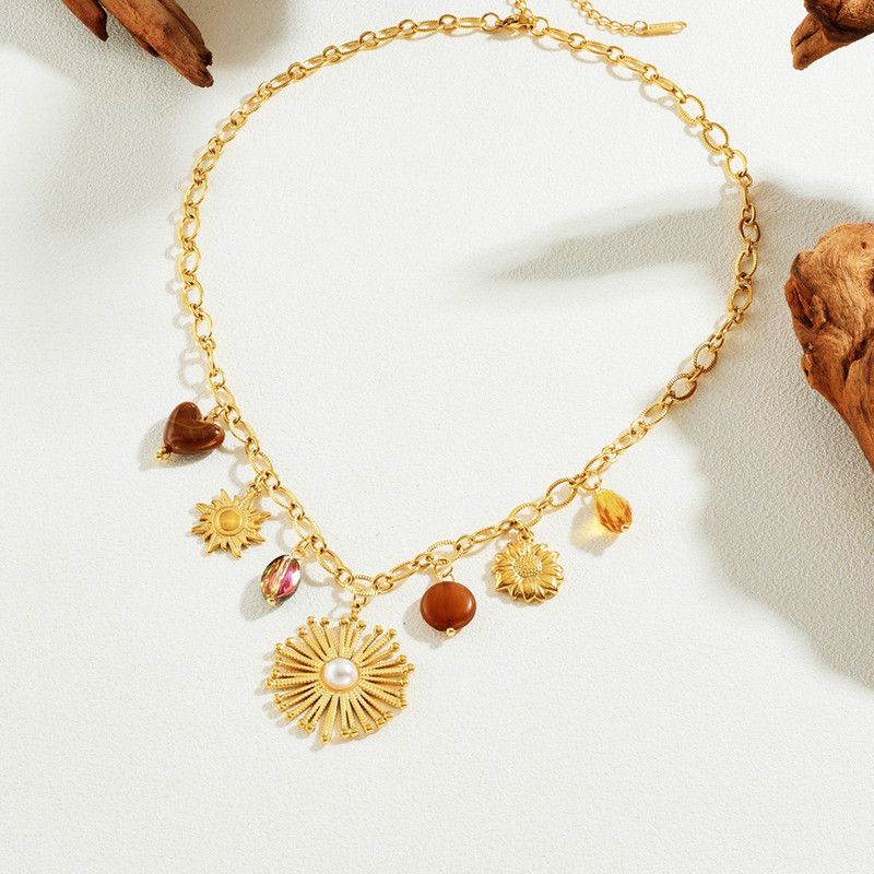 Vintage Bohemian Sunflower Pendant Necklace, 18K Gold-Plated Titanium Steel, a Versatile and Stylish Accessory for Women