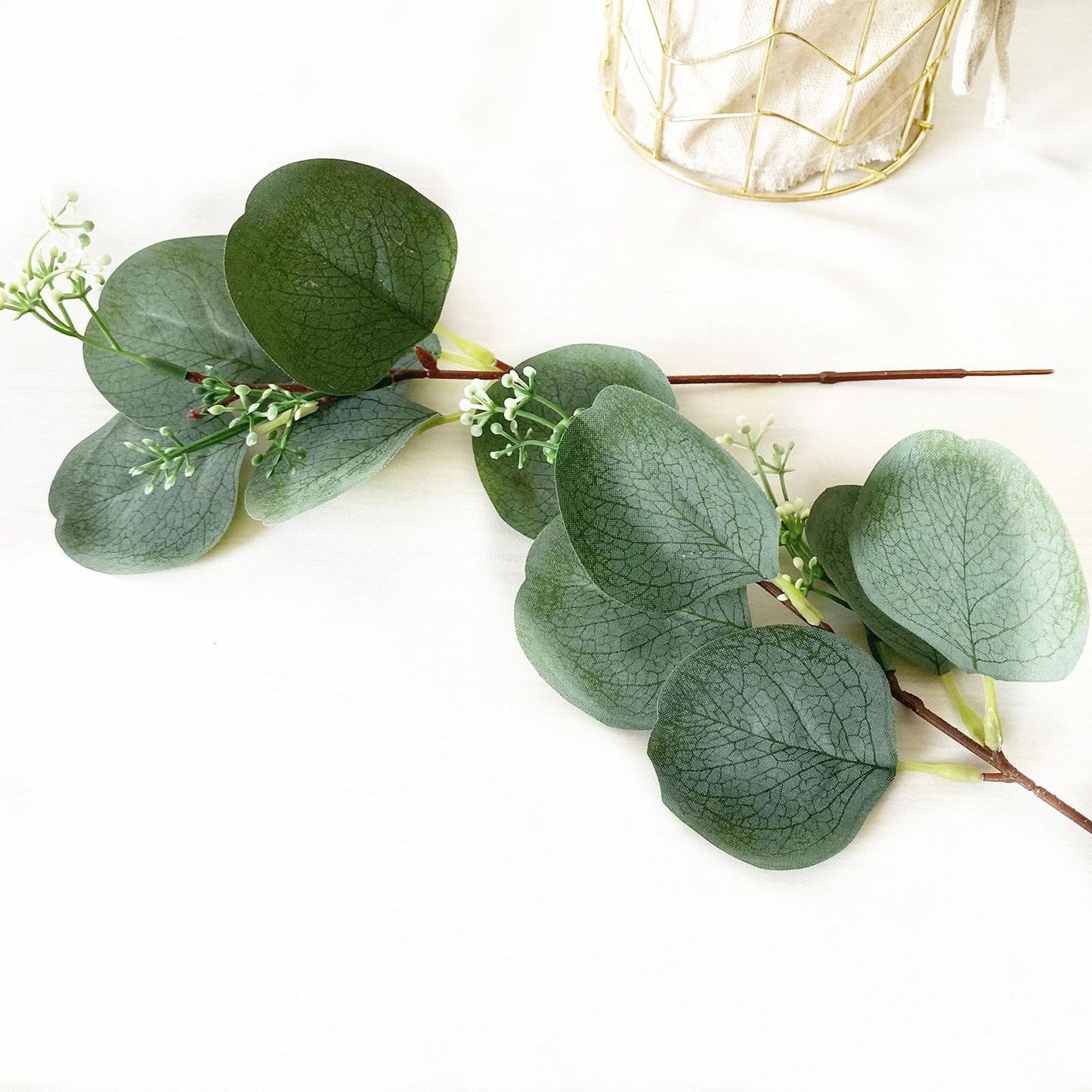 24Pcs Artificial Eucalyptus Stem Branches Round Eucalyptus Leaf with White Flower Decor Artificial Wedding Decor Plant