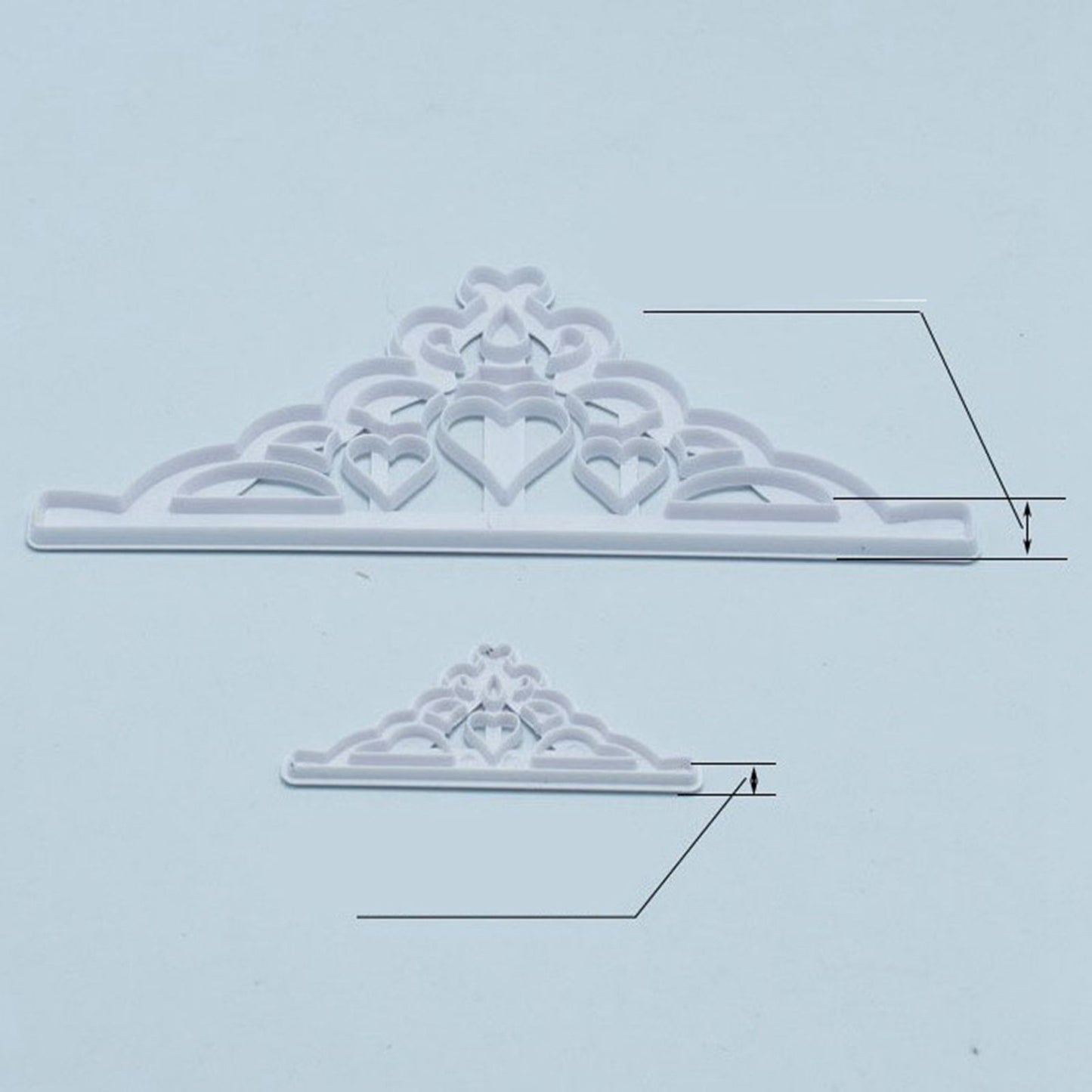 2 Pcs Crown Cutters Set Princess Crown Mold Tiara Cutter Cake Decorating Mold for DIY Birthday Party Dinner