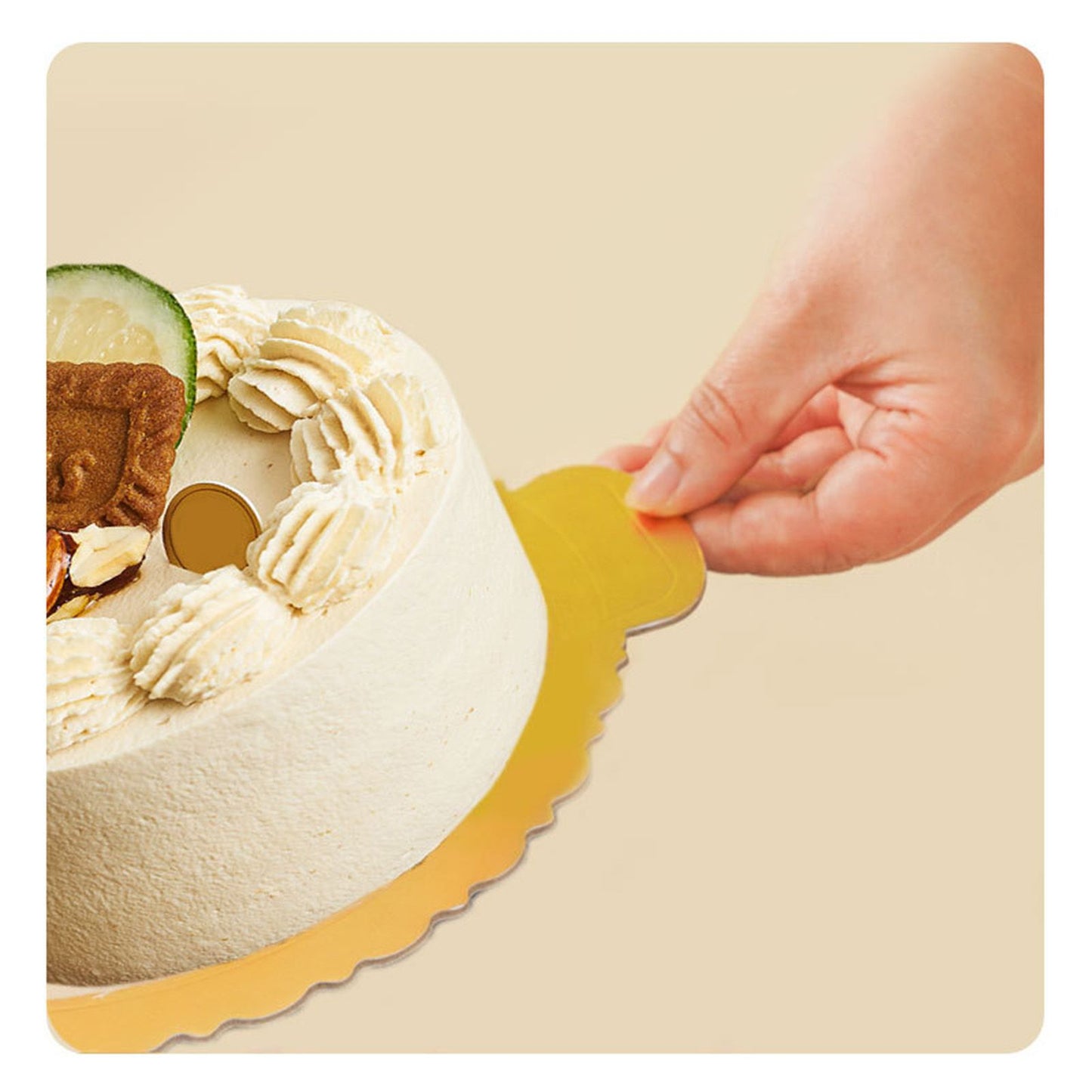 200Pcs Golden Cake Base Board 3.5in Round Cake Pad for Mini Cakes Muffins Cookies Mousse Brownies Cupcakes Pizza