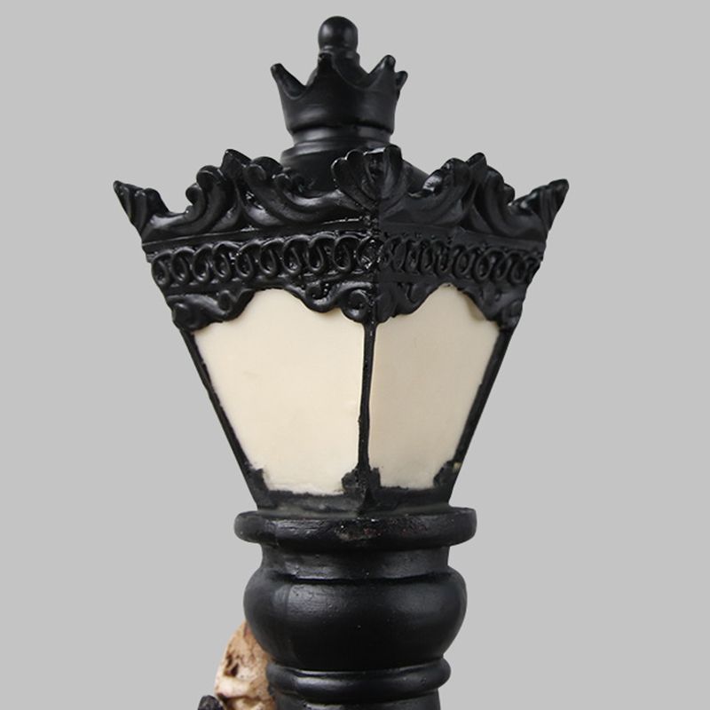 Halloween Skeleton Lamp Resin Decorative Glowing Halloween Ornaments Lamp for Festival Party 1 Pair Skeleton Street Lamps