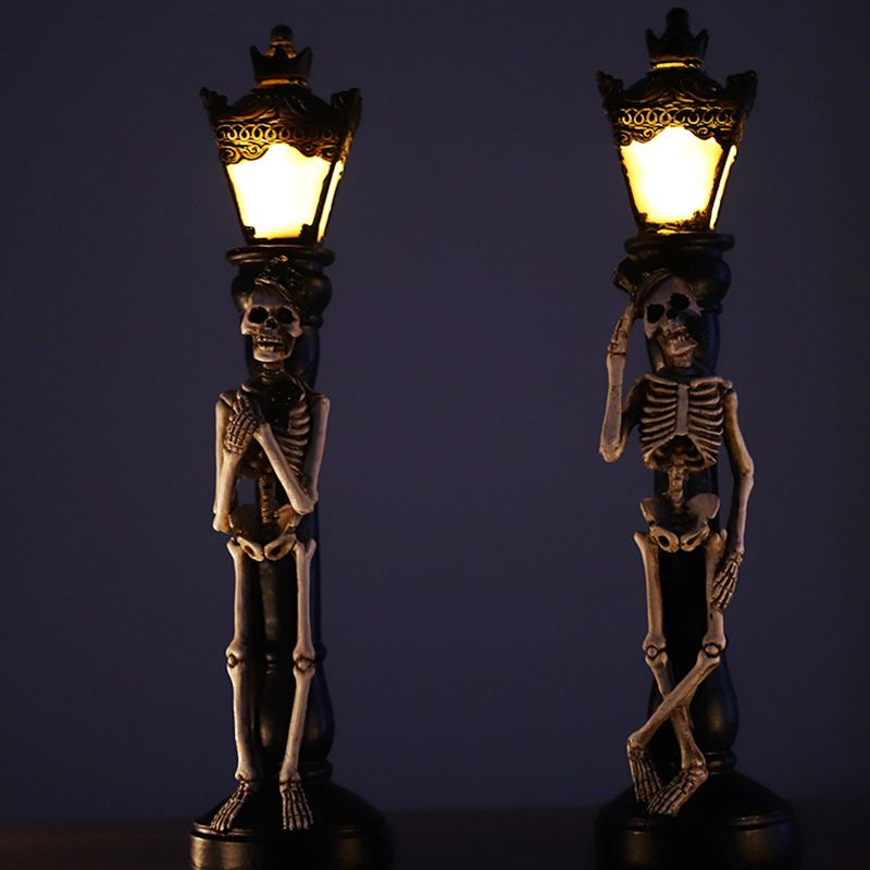 Halloween Skeleton Lamp Resin Decorative Glowing Halloween Ornaments Lamp for Festival Party 1 Pair Skeleton Street Lamps