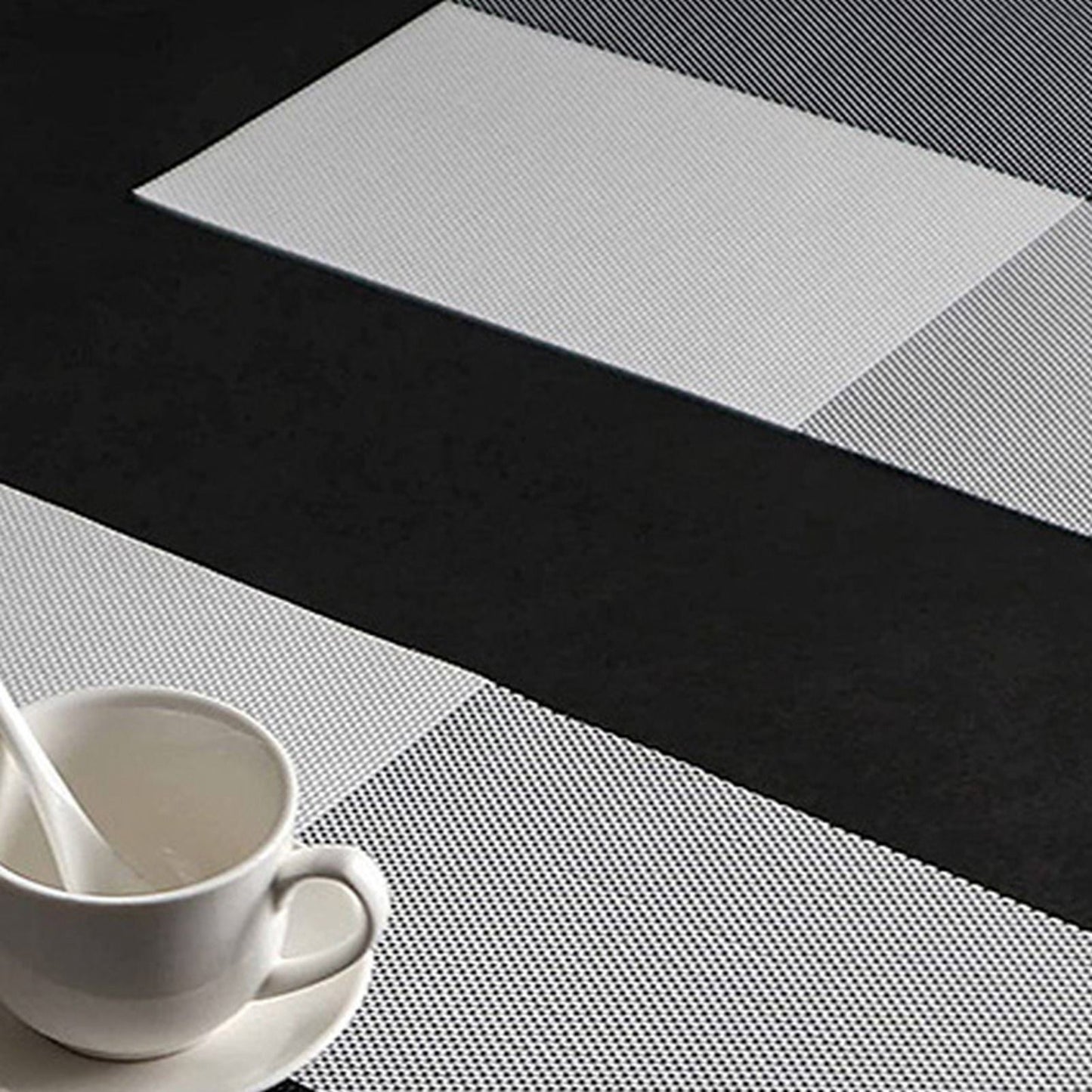 8pcs Placemats Easy Cleaning PVC Material Waterproof Black White Plaid Pattern Dining Placemats for Hotel