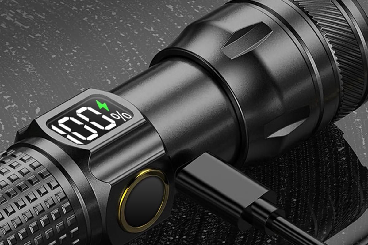 Rechargeable LED Flashlights with Digital Power Display Zoomable High Lumens Bright EDC Flashlight for Outdoor