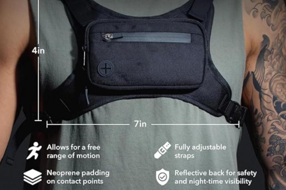 Water Resistant Running Vest Chest Pack Phone Holder for Running Lightweight Training Pack with Reflective Detail - Black