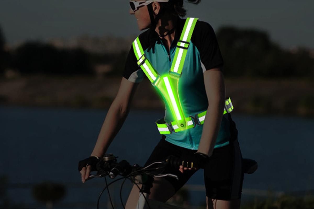 LED Reflective Vest Running Gear USB Rechargeable LED Light Up Vest High Visibility with Adjustable Waist and Shoulde for Night Walking Cycling, High Visibility Running Vest with Reflective Strips -Green