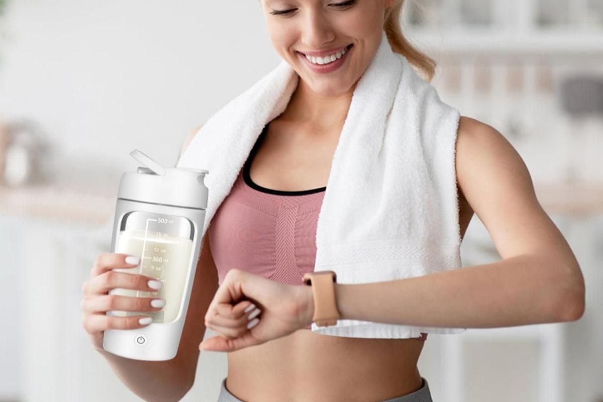 Electric Shaker Bottle Protein Shaker Bottle Protein Mixer for Perfect Creamy Shake Rechargeable Blender Bottle -White