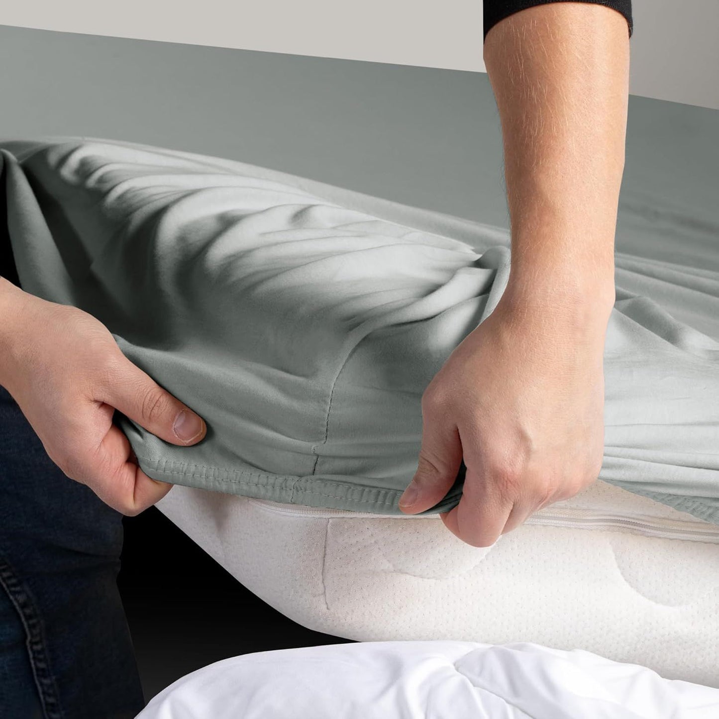 Hotel Quality Fitted sheets - 2 Piece Fitted sheets  -Breathable Bedding - Wrinkle, Fade, Stain Resistant- 26inch/40cm Deep Pocket Fitted Bed Sheet-Wrinkle and Fade Resistant,(Silver-gray,King Single)