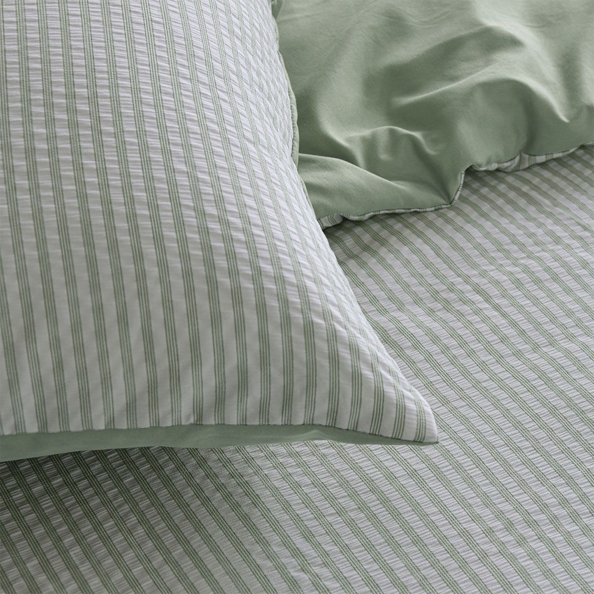 Accessorize Sanford Green Striped Pattern Quilt Cover Set King