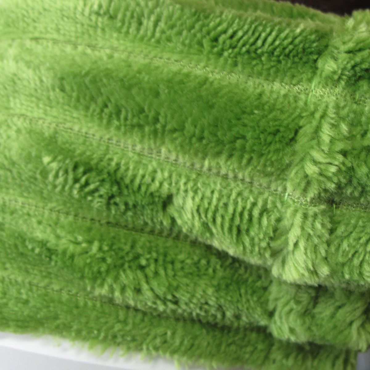 Kleio Soft Plush Deluxe Throw 127 x 152 cm Green
