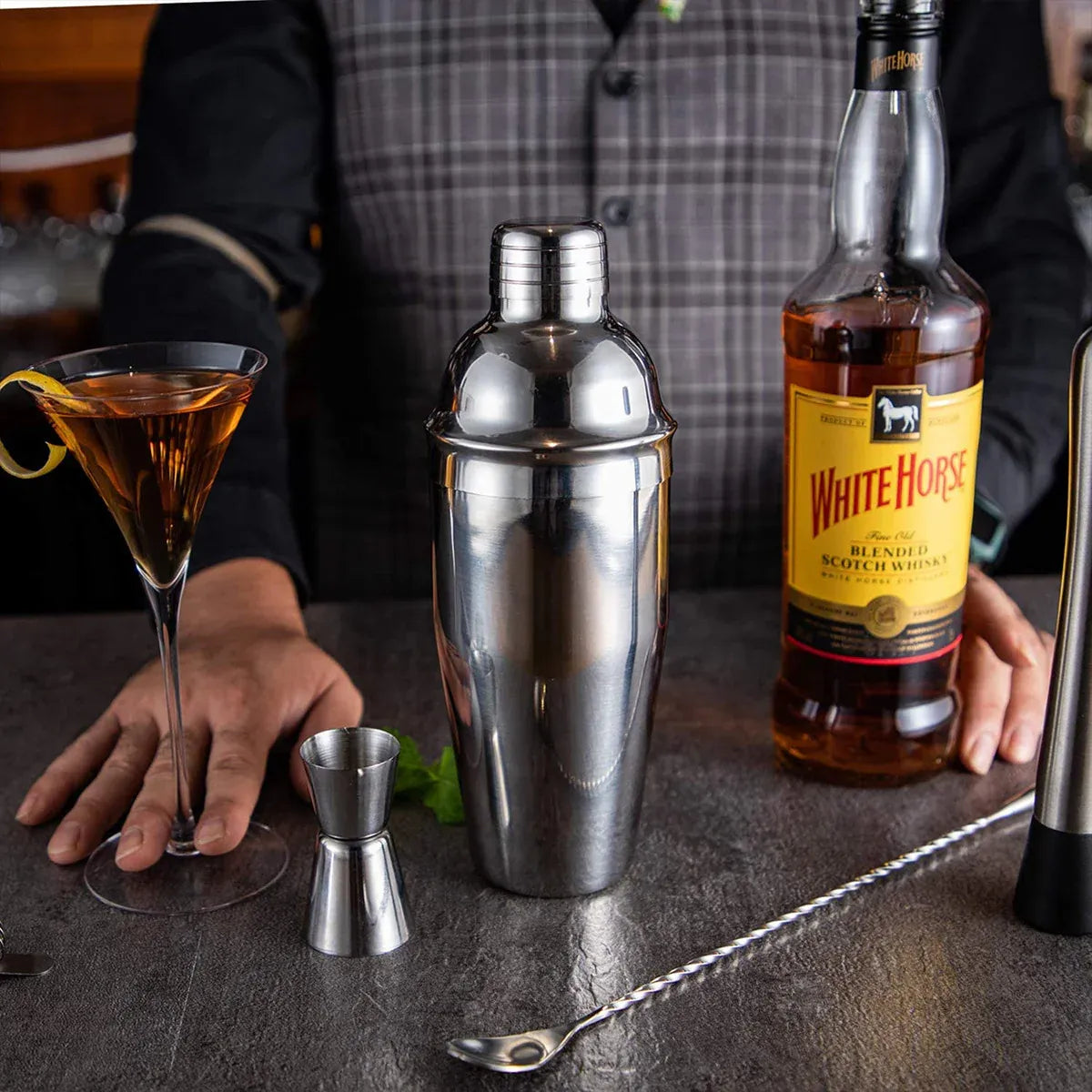 Stainless Steel Cocktail Shaker Decanter and Shaker For Home Bar Mixing Drinks