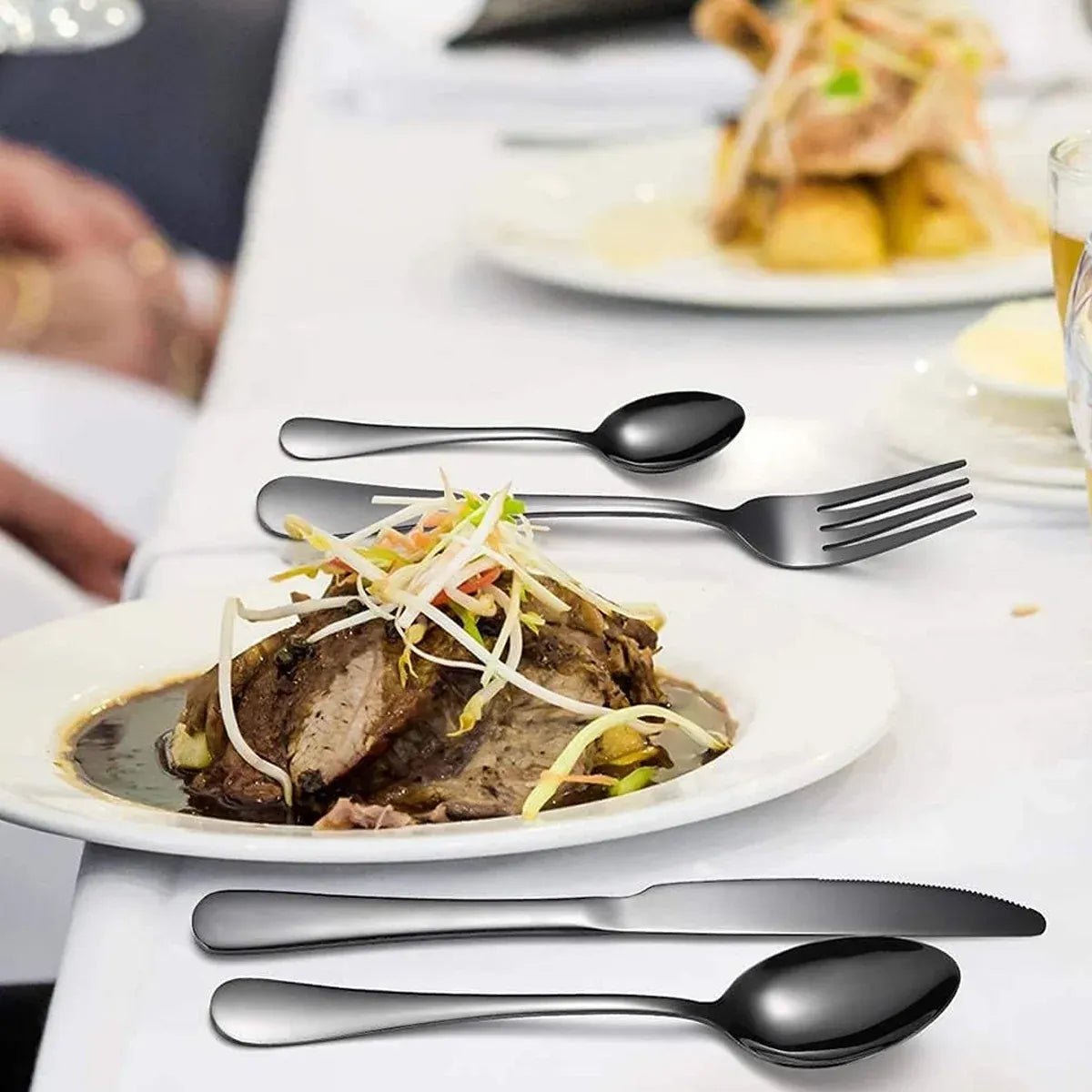 8-Piece Stainless Steel Cutlery Set - 2 Sets of Knife Fork Dinner Spoon Teaspoon - Rose Gold