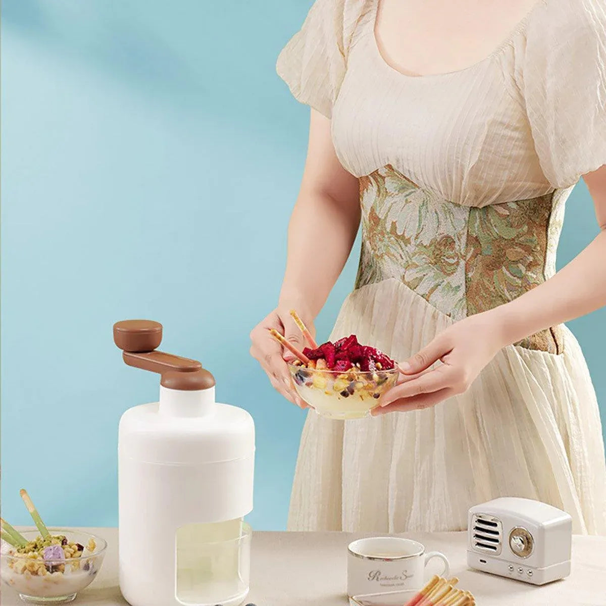 Hand Crank Ice Crusher Machine Shaver for Smoothies Slushies Milkshakes Desserts