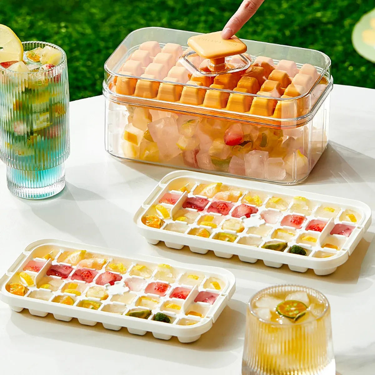 Large Capacity Press Ice Cube Tray Ice Mold for Party Bar Home Accessories - Yellow