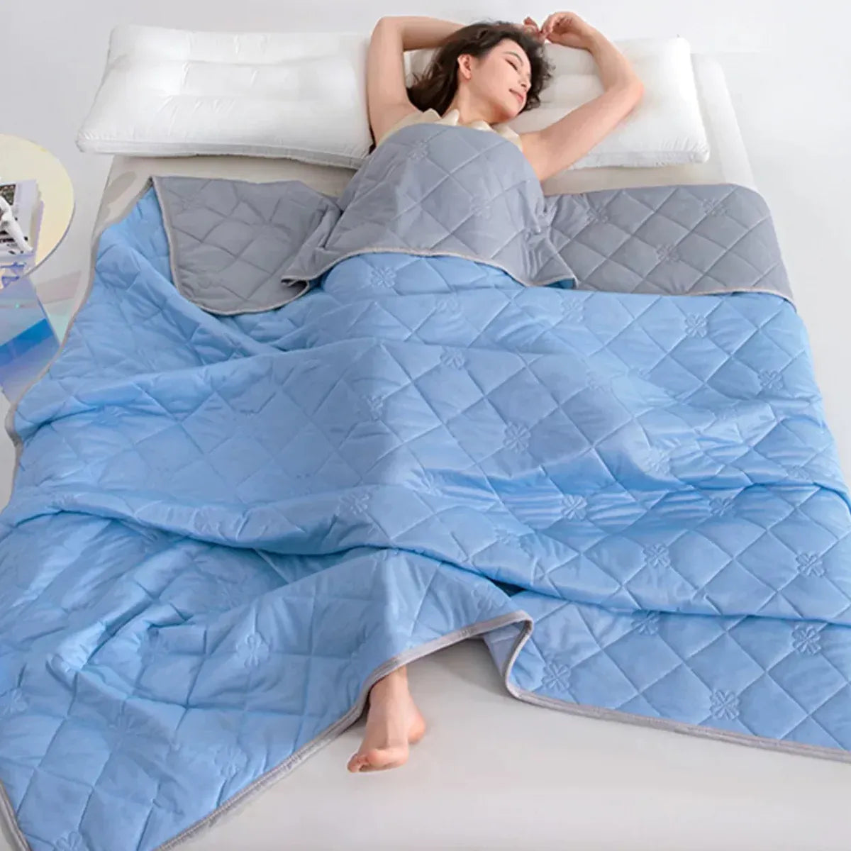 Cooling Summer Quilt 180 x 200cm Ice Silk Solid Colour Lightweight Comforter - Blue