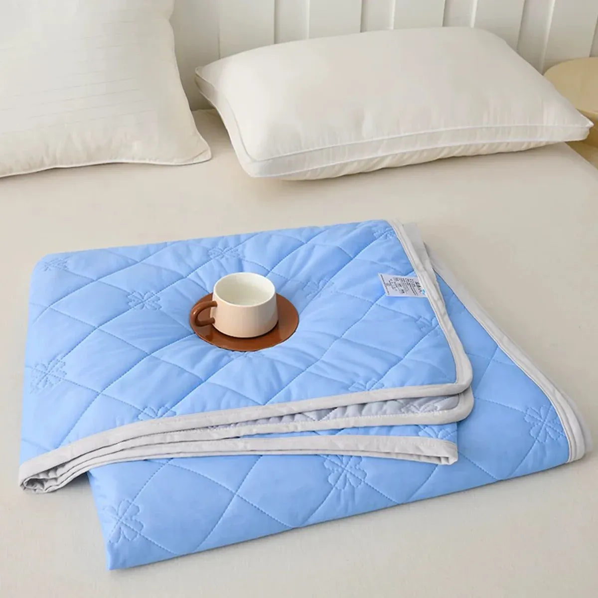 Cooling Summer Quilt 180 x 200cm Ice Silk Solid Colour Lightweight Comforter - Blue