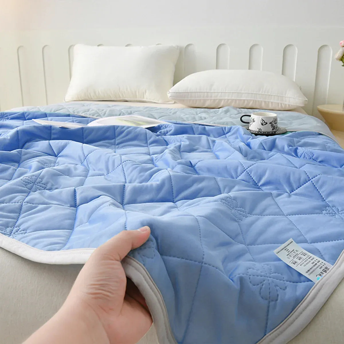 Cooling Summer Quilt 180 x 200cm Ice Silk Solid Colour Lightweight Comforter - Blue