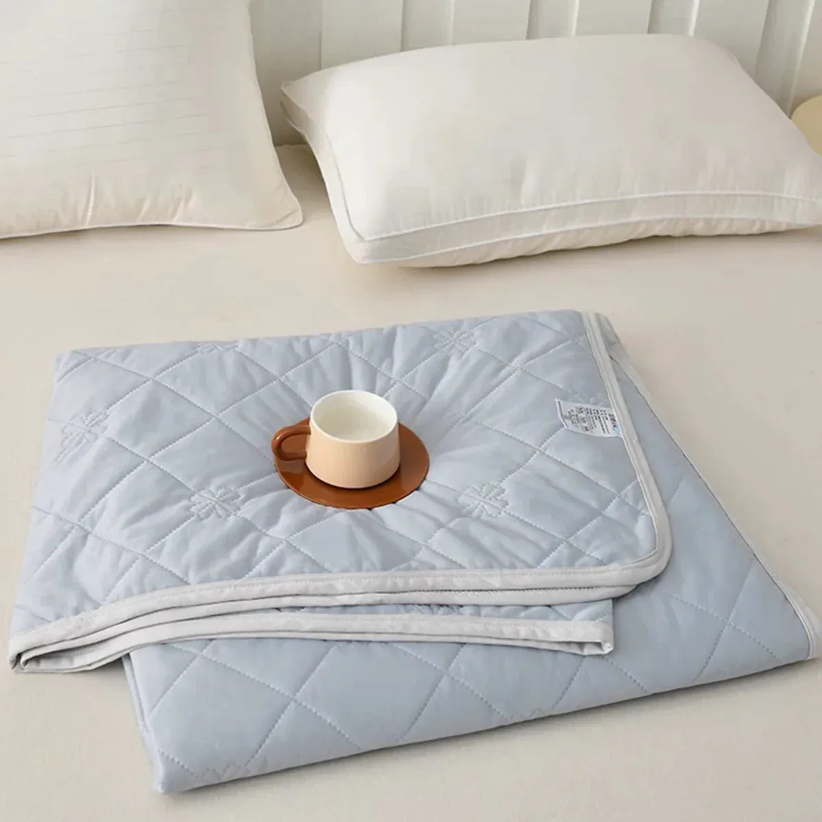 Cooling Summer Quilt 180 x 200cm Ice Silk Solid Colour Lightweight Comforter - Blue