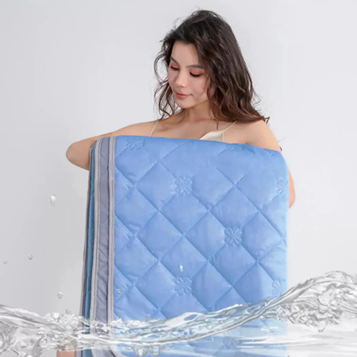 Cooling Summer Quilt 180 x 200cm Ice Silk Solid Colour Lightweight Comforter - Grey