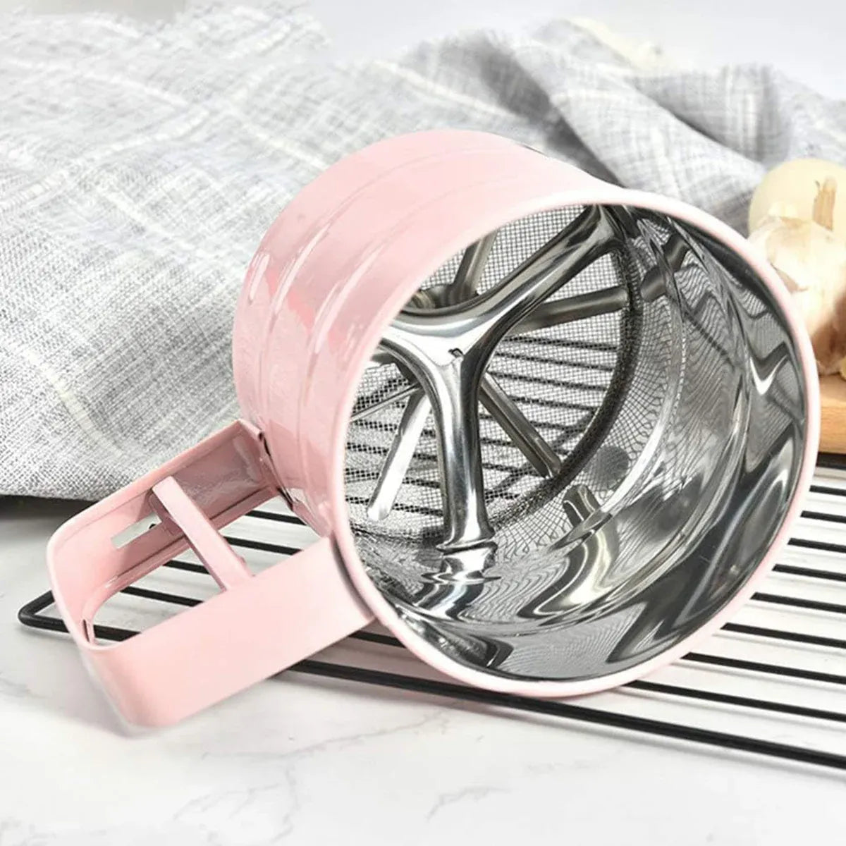 Hand Squeeze Mechanical Flour Sifter Stainless Steel One Hand Baking Sieve - Pink