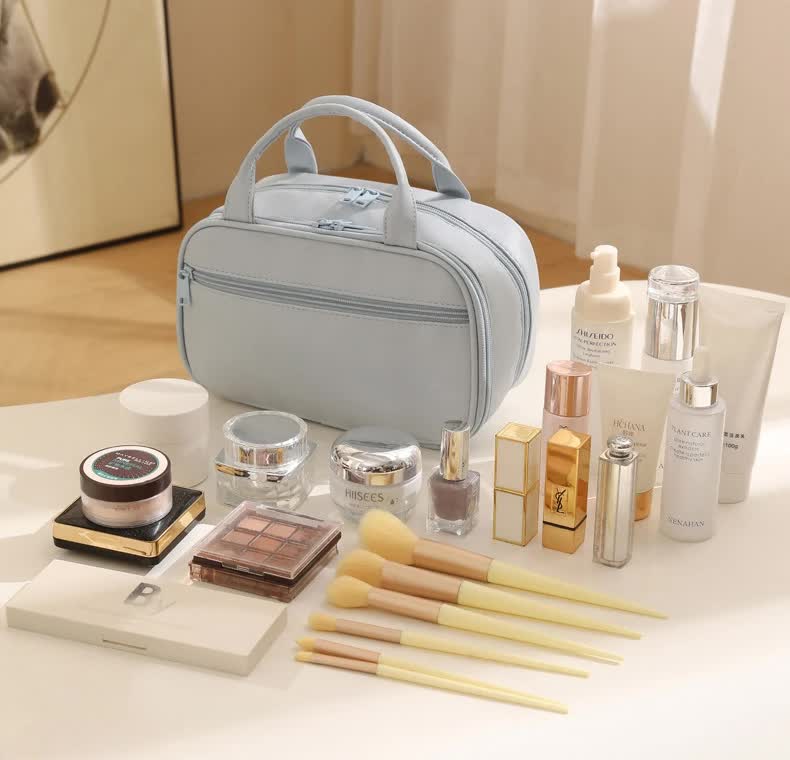 Green Premium PU Leather Portable Makeup Bag - Large Capacity Waterproof Travel Cosmetic Organizer(Cosmetics are shooting props, not included)