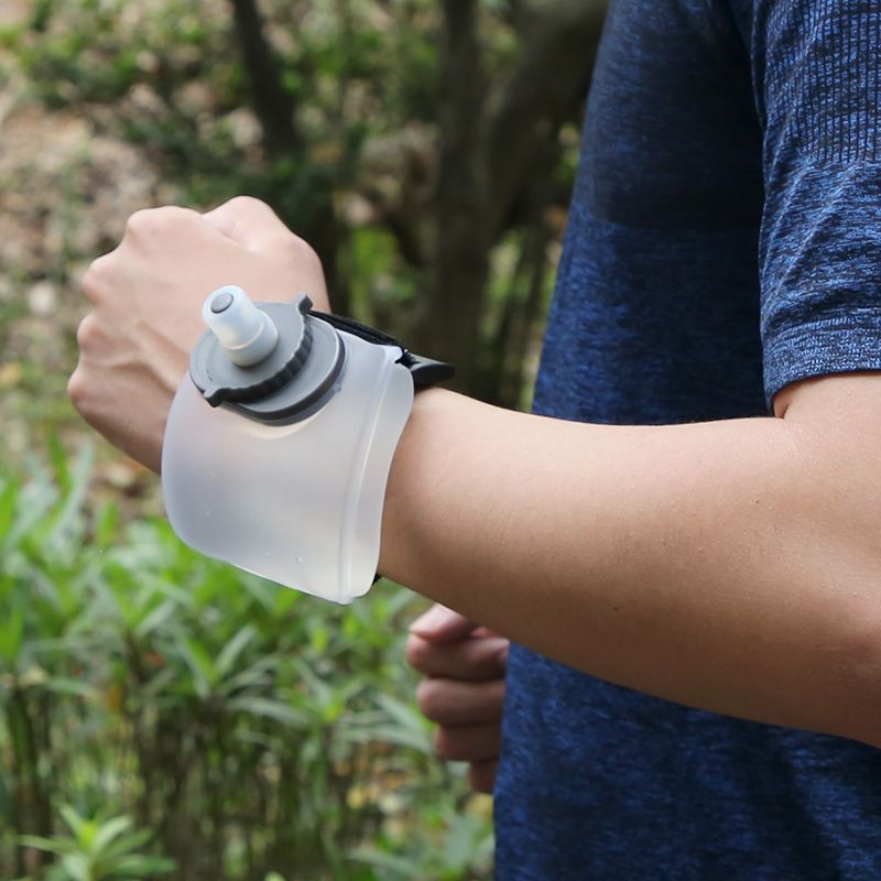 Wearable Sports Wrist Water Bottle - 200ml BPA-Free Silicone Flask with Adjustable Strap & Bite Valve(Orange)