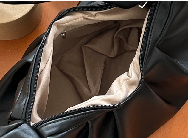 White Pleated Handheld Underarm Bag - Stylish & Spacious Tote for Everyday Use