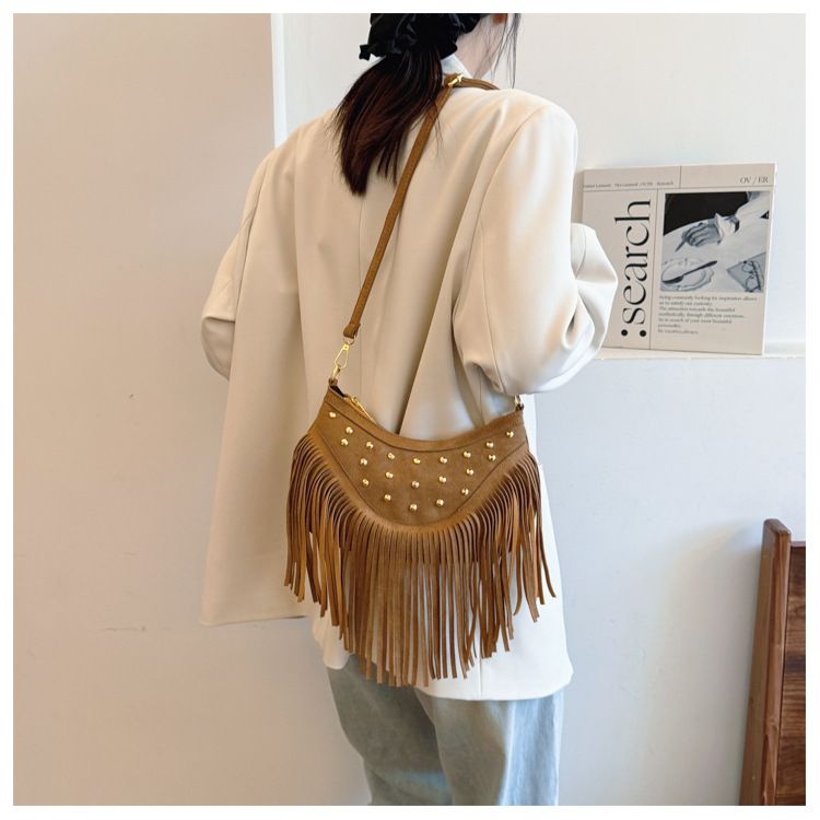Khaki Vintage Boho Fringe Crossbody Bag - Retro Studded PU Leather Shoulder Purse with Adjustable Strap