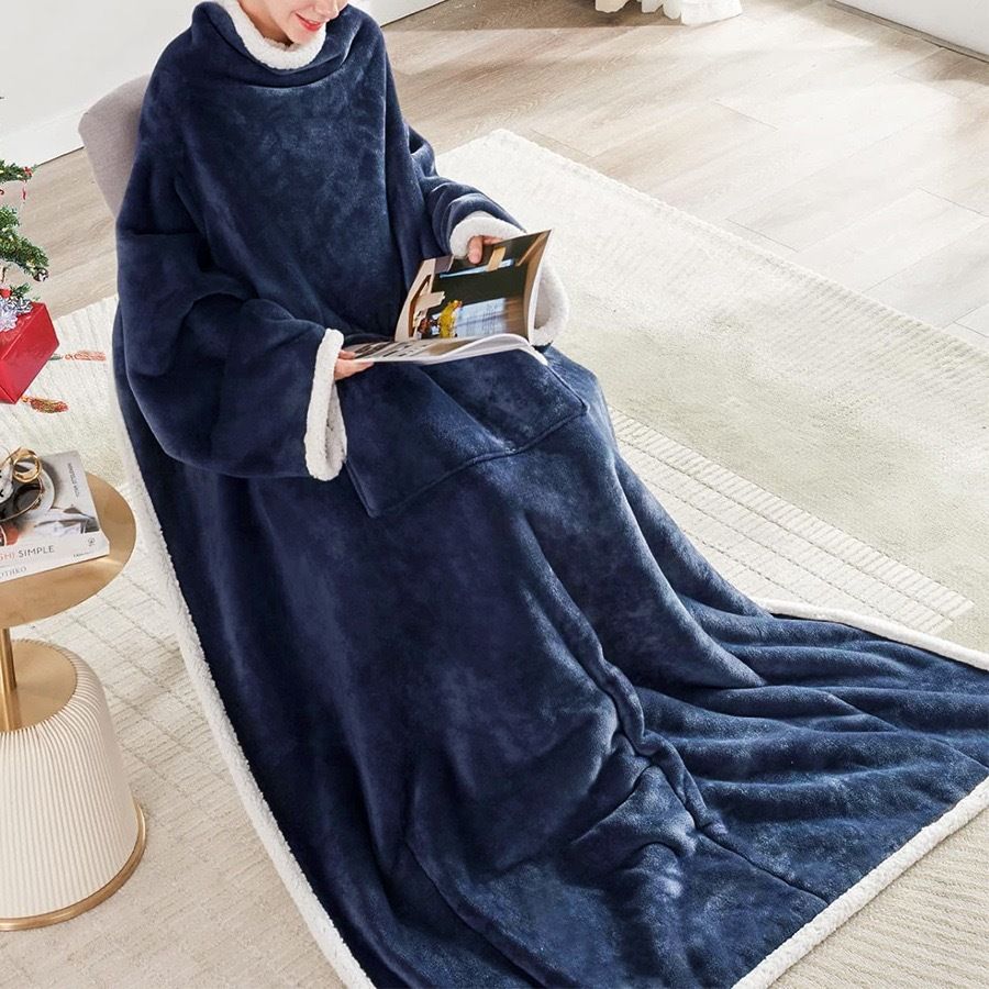 Black 180 x 120CM Extra Large Wearable Wrap Blanket with Sleeves and Large Pocket, Cozy Thickened Composed Flannel Sherpa Fleece Oversized TV Blanket Robe and Sofa Throw for Home Lounging