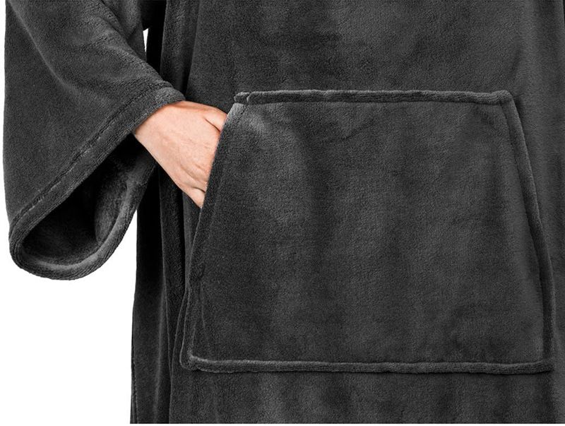 Winter Cozy Warm Loungewear Gift Set – 150 x 180CM Dark Grey Flannel Fleece Wearable Blanket with Adjustable Sleeves Large Front Pocket and Back Velcro Closure, Free L Size Sherpa Fleece Cable Knit Anti-Slip Slipper Socks for Home Relaxation