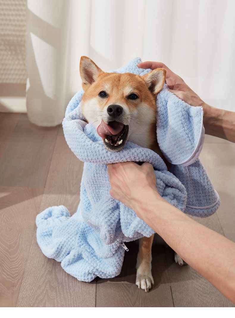 Pet Wearable Bathrobe Towel (Size XXXL) - Quick-drying, absorbent full-body cover with hood and zipper, suitable for dog and cat grooming